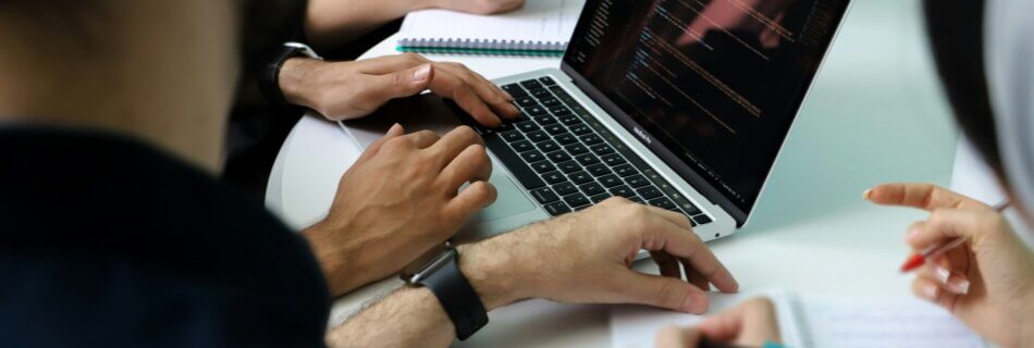 Mitarbeiter im Wandel mitnehmen – Akzeptanz und Beteiligung schaffen – praxisnaher Artikel zu Mitarbeiter Change Management für Industrieunternehmen. Vorteile, Einsatzbereiche und konkrete Anwendungsbeispiele.